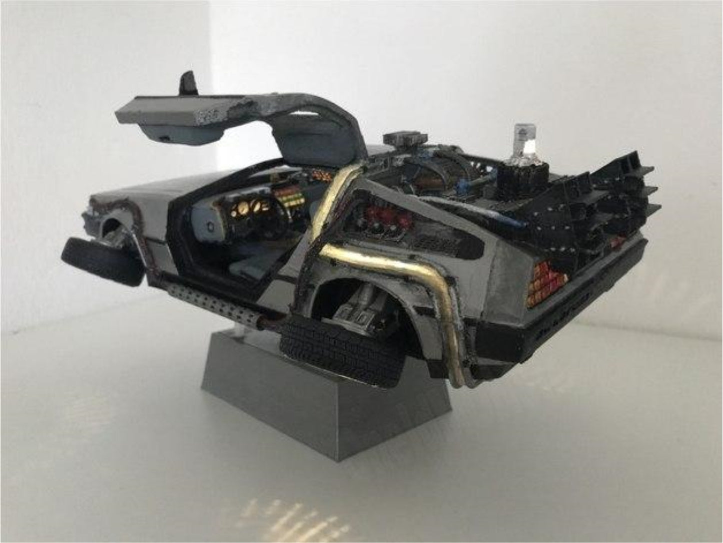 DeLorean Stand w- Lights